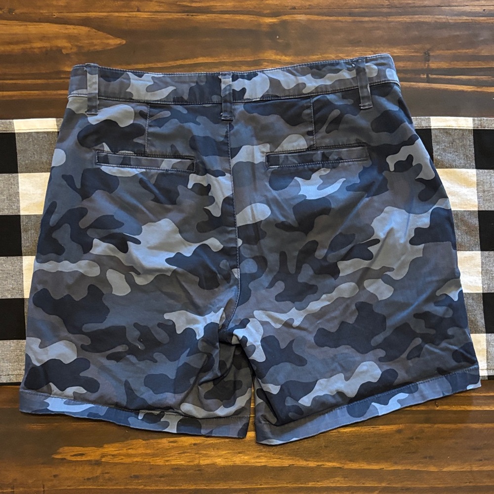 Gap 5” blue Camo Shorts 4 - Picture 4 of 4